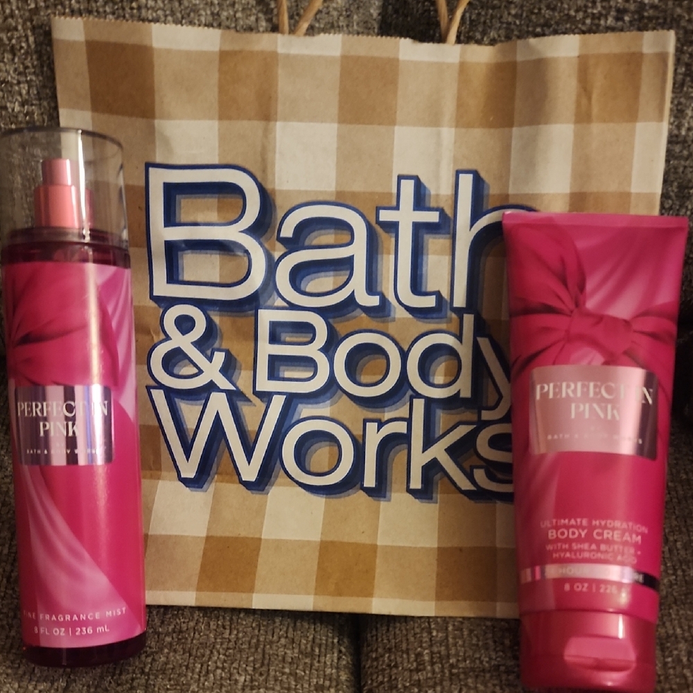Bath & Body Works Perfectly Pink Hydrating Set